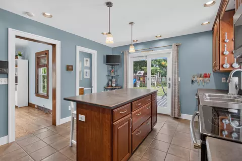 Kitchen - 912 S Wisner St, Jackson, MI 49203 photo 4 of 5