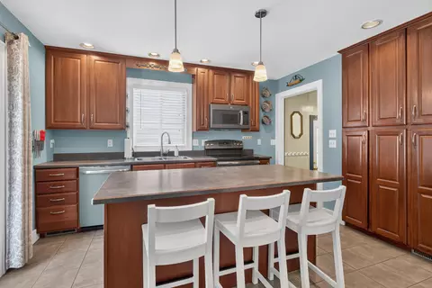 Kitchen - 912 S Wisner St, Jackson, MI 49203 photo 1 of 5