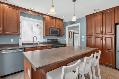 Kitchen - 912 S Wisner St, Jackson, MI 49203 photo 2 of 5