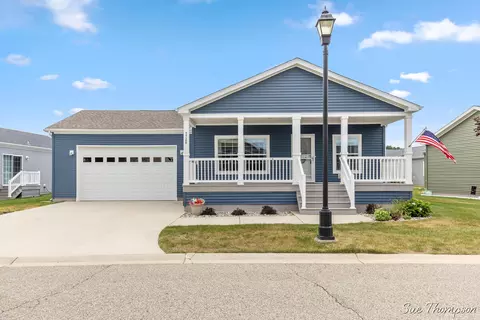 5728 Kingsley Dr, Rockford, MI 49341