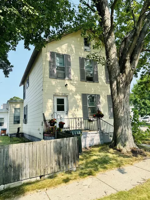 1298 Spring St, Muskegon, MI 49442