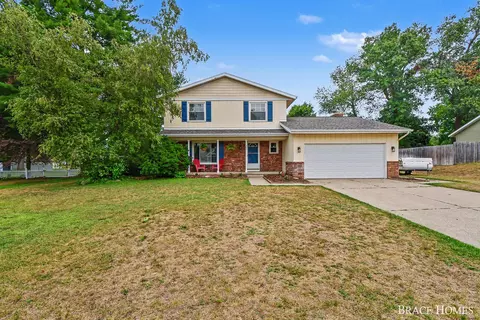 3041 Rapidfall Ct NE, Belmont, MI 49306