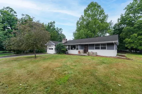 4342 Old Colony Rd, Kalamazoo, MI 49008