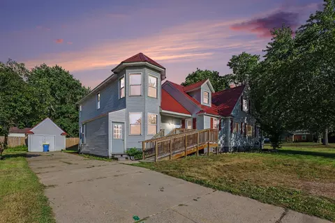 631 3 Mile Rd NE, Grand Rapids, MI 49505
