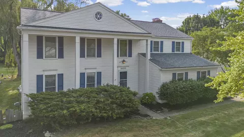 36233 Fredericksburg Rd, Farmington, MI 48331