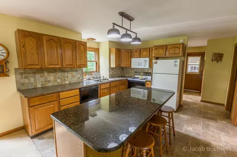 Kitchen - 6477 Usborne Rd, Freeport, MI 49325 photo 2 of 3