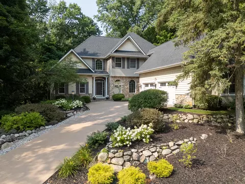 2980 Kellison Dr, Kalamazoo, MI 49009