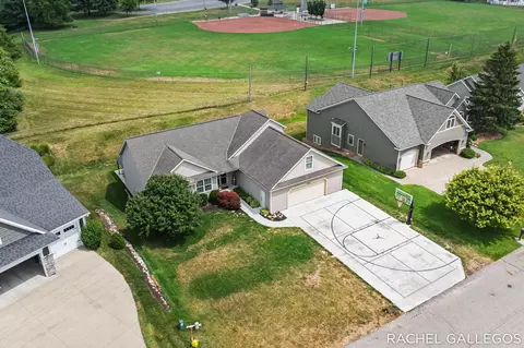 10699 Antelope Dr, Zeeland, MI 49464