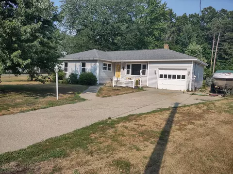 14956 160th Ave, Grand Haven, MI 49417