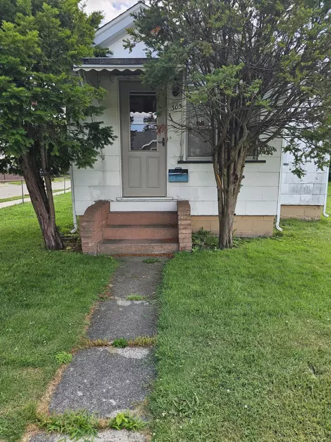 305 Chestnut Ave, Hazel Park, MI 48030