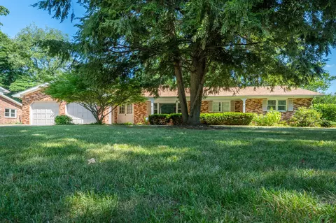 1765 Hacienda Dr, Stevensville, MI 49127