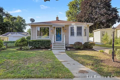 138 Bowne St NE, Grand Rapids, MI 49505