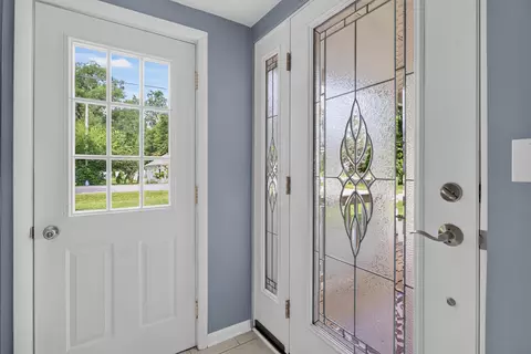 Entry Way - 221 Teft Rd, Spring Arbor, MI 49283 photo 1 of 11