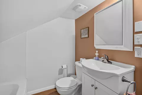 Bath - 221 Teft Rd, Spring Arbor, MI 49283 photo 3 of 4