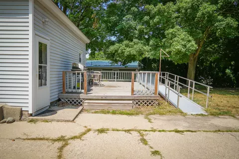 Exterior - 910 Pleasant St, Belding, MI 48809 photo 6 of 15