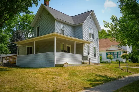 Exterior - 910 Pleasant St, Belding, MI 48809 photo 3 of 15