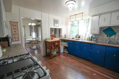 Kitchen - 910 Pleasant St, Belding, MI 48809 photo 4 of 6