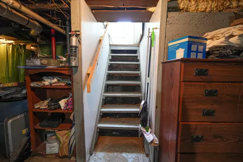 Entry Way - 910 Pleasant St, Belding, MI 48809 photo 4 of 4