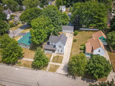View/Area - 910 Pleasant St, Belding, MI 48809 photo 2 of 5