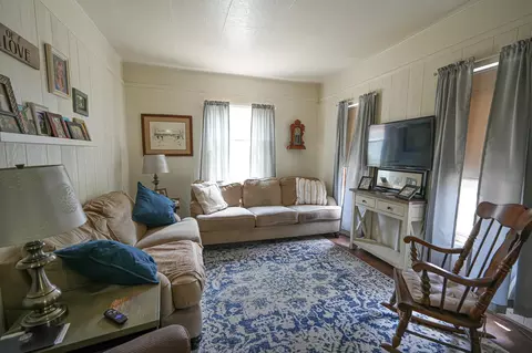 Living - 910 Pleasant St, Belding, MI 48809 photo 2 of 4