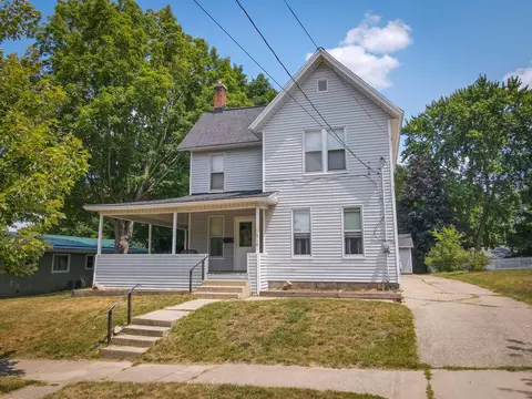 Exterior - 910 Pleasant St, Belding, MI 48809 photo 7 of 15