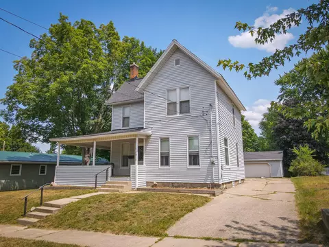 Exterior - 910 Pleasant St, Belding, MI 48809 photo 8 of 15