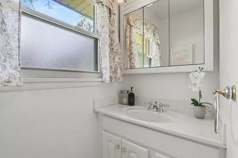 Bath - 627 N Orient St, Parchment, MI 49004 photo 2 of 2