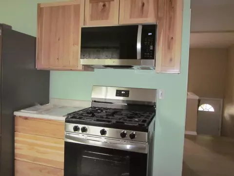 Kitchen - 5829 Cheshire St, Portage, MI 49002 photo 3 of 5