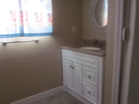 Bath - 5829 Cheshire St, Portage, MI 49002 photo 4 of 6
