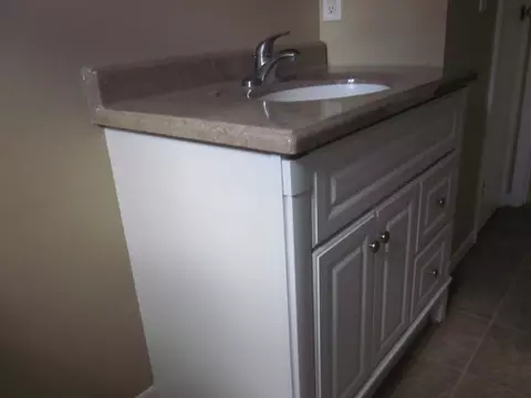 Bath - 5829 Cheshire St, Portage, MI 49002 photo 2 of 6