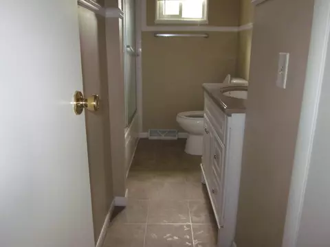Bath - 5829 Cheshire St, Portage, MI 49002 photo 1 of 6