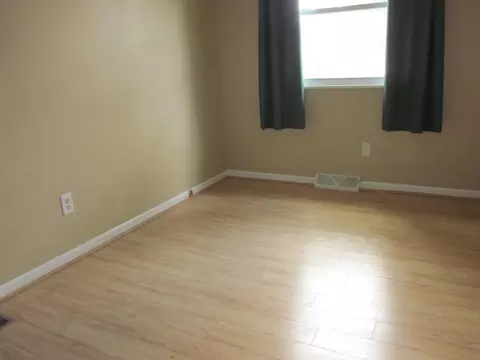 Bedroom - 5829 Cheshire St, Portage, MI 49002 photo 4 of 5