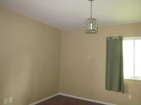 Bedroom - 5829 Cheshire St, Portage, MI 49002 photo 2 of 5