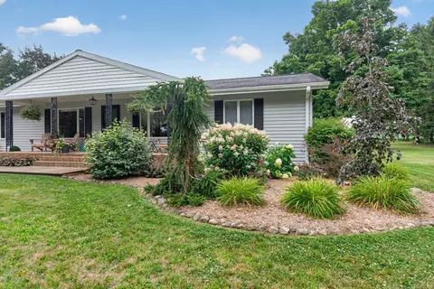 Exterior - 1062 S Parma Rd, Parma, MI 49269 photo 5 of 25