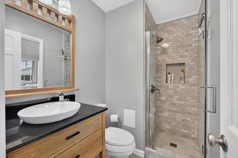 Bath - 1062 S Parma Rd, Parma, MI 49269 photo 2 of 6
