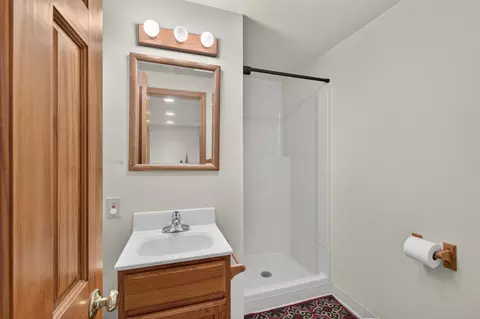 Bath - 1062 S Parma Rd, Parma, MI 49269 photo 5 of 6