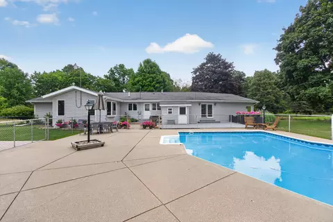 Exterior - 1062 S Parma Rd, Parma, MI 49269 photo 9 of 25