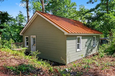 5980 Mckibben Rd, Delton, MI 49046