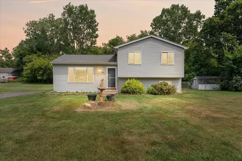 11534 Eaton Rapids Rd, Springport, MI 49284