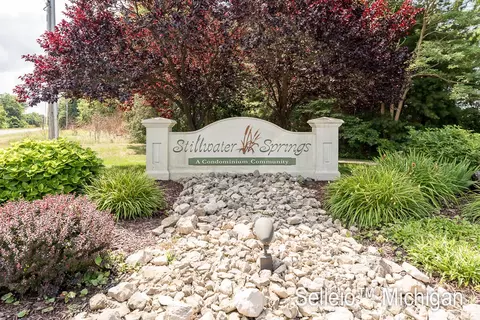 5737 Stillwater Trl, Fruitport, MI 49415