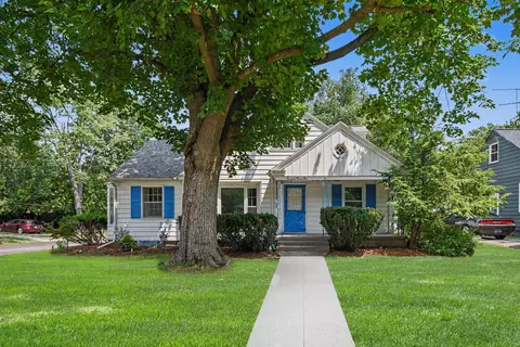 1422 Derby Dr NW, Grand Rapids, MI 49504