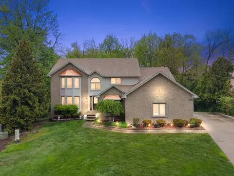 30521 Knighton Dr, Farmington, MI 48331