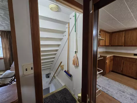Entry Way - 4250 Rives Junction Rd, Jackson, MI 49201 photo 8 of 8