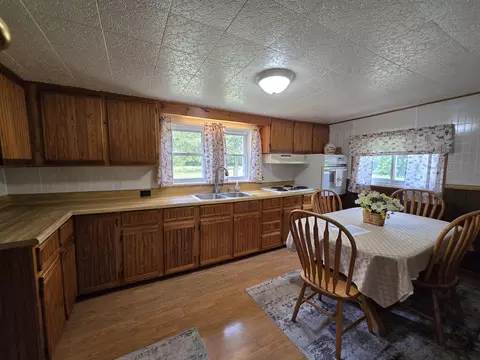 Kitchen - 4250 Rives Junction Rd, Jackson, MI 49201 photo 5 of 6