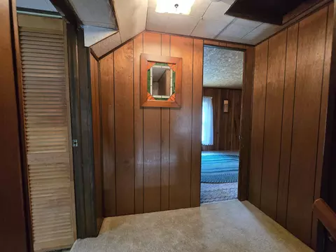 Entry Way - 4250 Rives Junction Rd, Jackson, MI 49201 photo 5 of 8