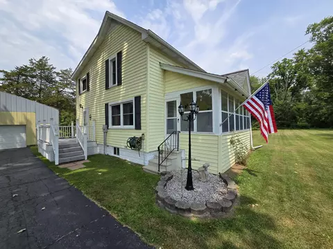 Exterior - 4250 Rives Junction Rd, Jackson, MI 49201 photo 6 of 42