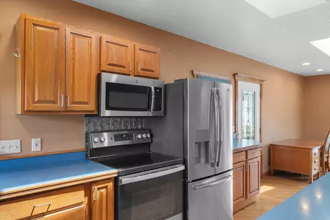 Kitchen - 28079 Goddard Rd, Romulus, MI 48174 photo 3 of 7