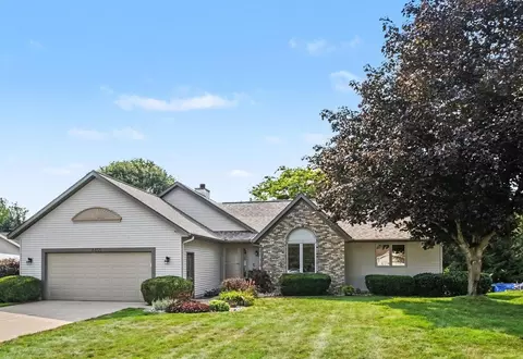 4455 Bridgeville Ct, Hudsonville, MI 49426