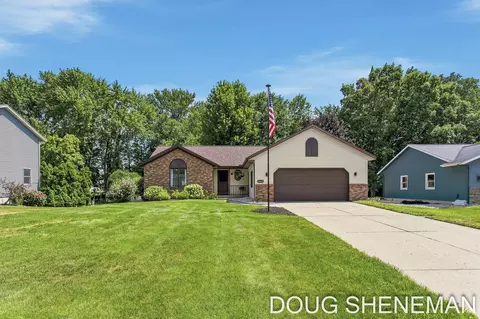 6632 City View Dr, Hudsonville, MI 49426