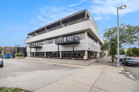 300 Washington Ave #4, Grand Haven, MI 49417